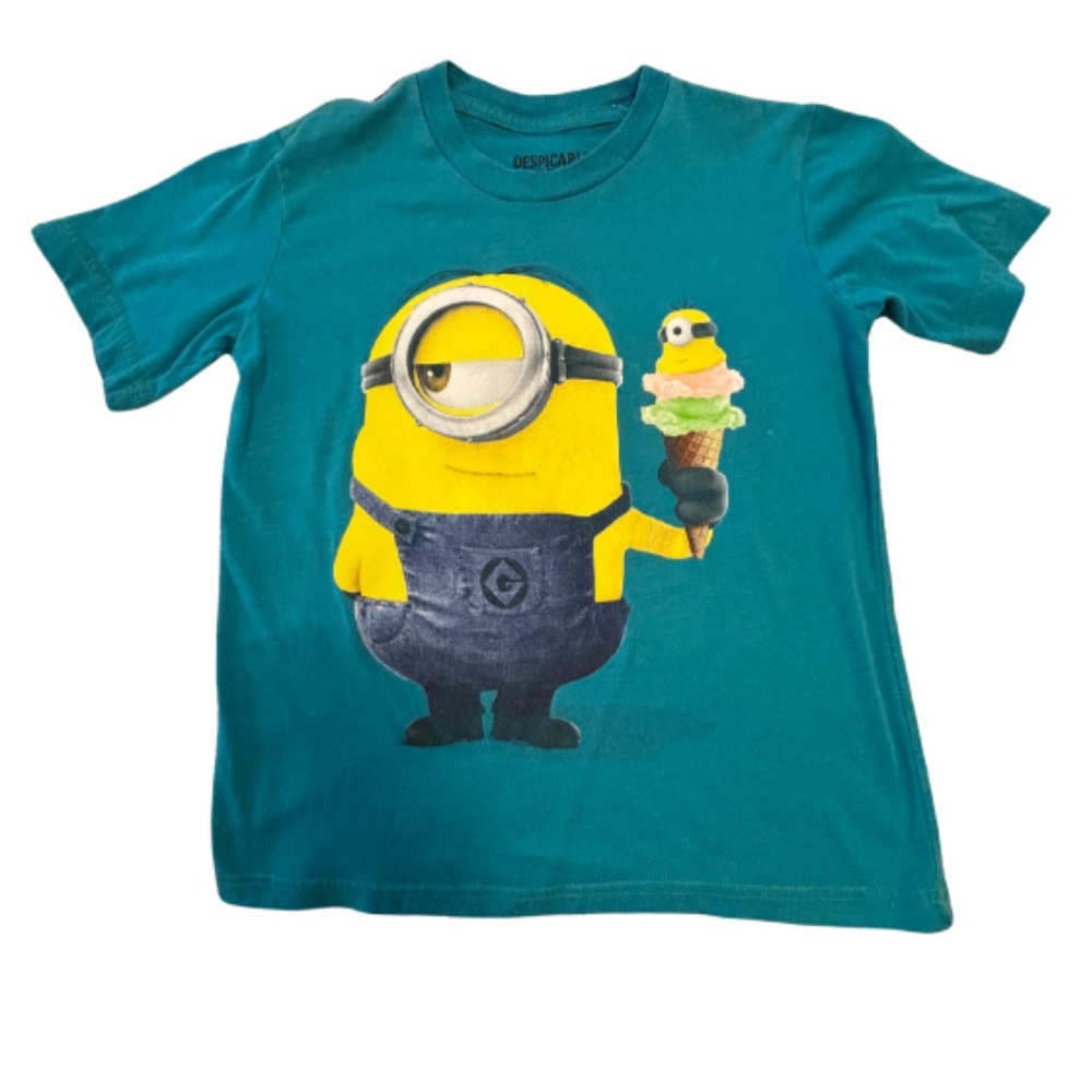 Minion shirt 🏷️